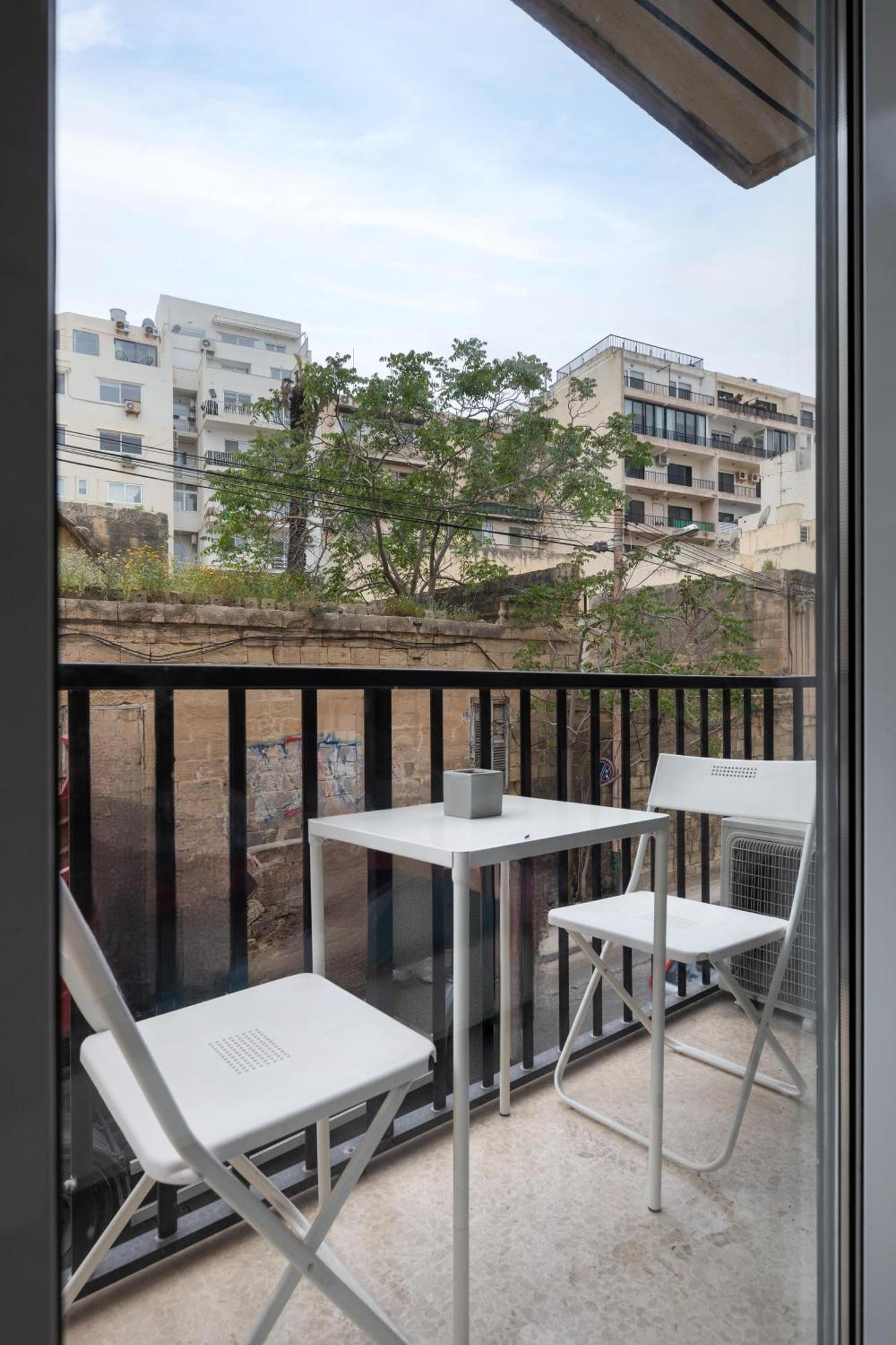 Modern 3 Bedroom & 3 Bathroom Apartment - Near Balluta Bay Saint Julian's エクステリア 写真